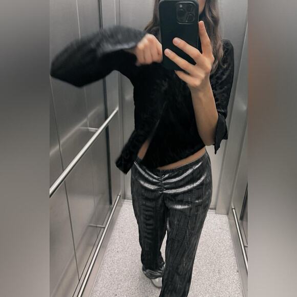 Zara Grey Velvet Flare Pants Size Medium - Picture 2 of 13